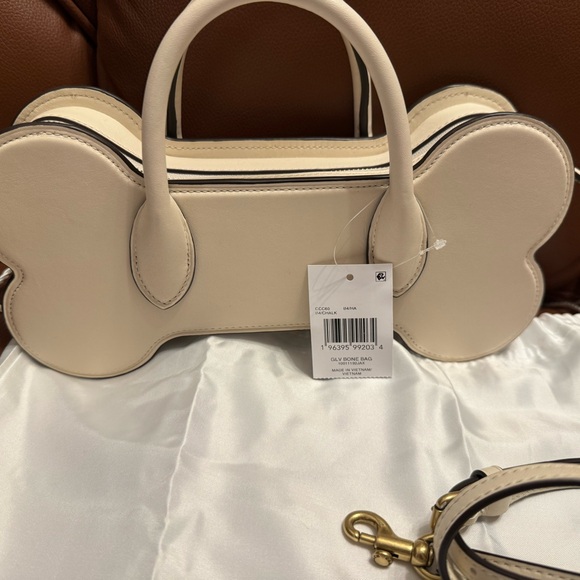 Coach Bone Bag in Chalk NWT CCC60 - Picture 4 of 7